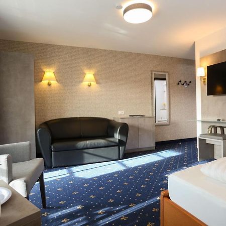 Hotel Zur Linde Kirchlinteln Екстер'єр фото