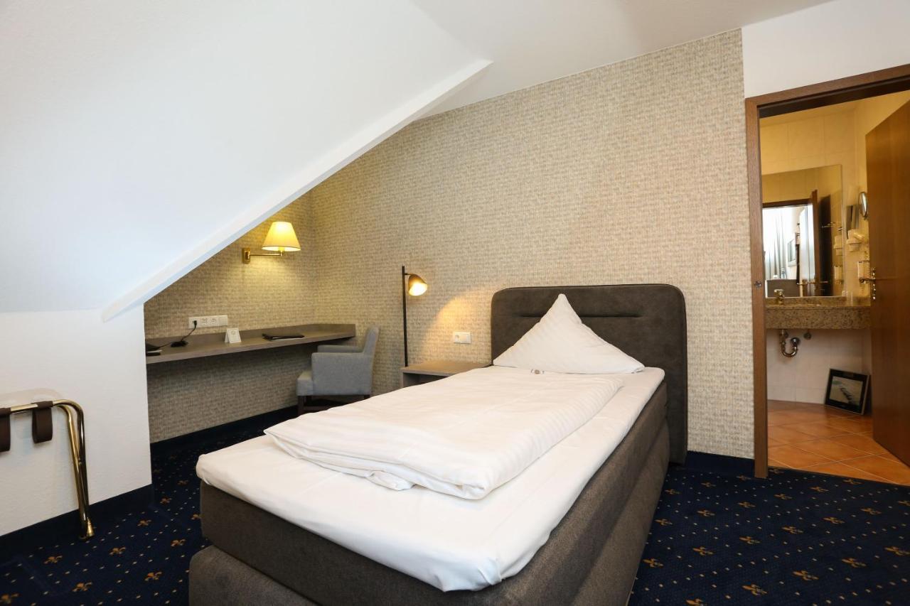 Hotel Zur Linde Kirchlinteln Екстер'єр фото