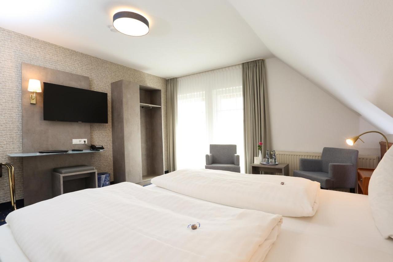 Hotel Zur Linde Kirchlinteln Екстер'єр фото